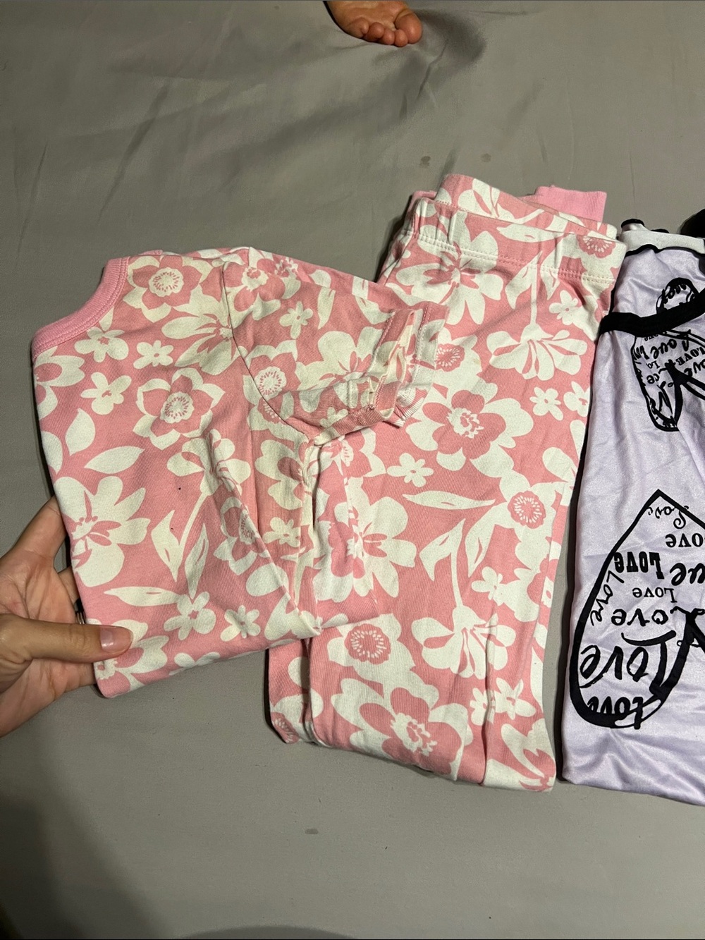 Random kids pjs - Picture 2 of 7